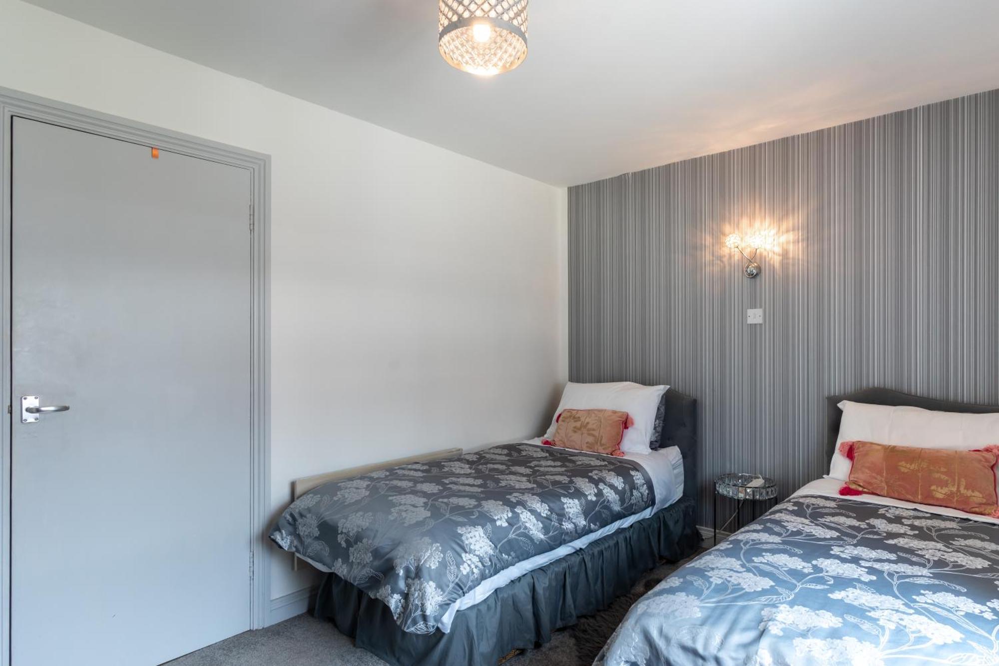 Three-Bedroom Home In Tulfarris Village, Wicklow ブレッシントン エクステリア 写真